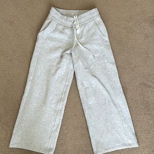 Lululemon Scuba Mid-Rise Wide-Leg Pant (Heathered Core Ultra Light Gray)